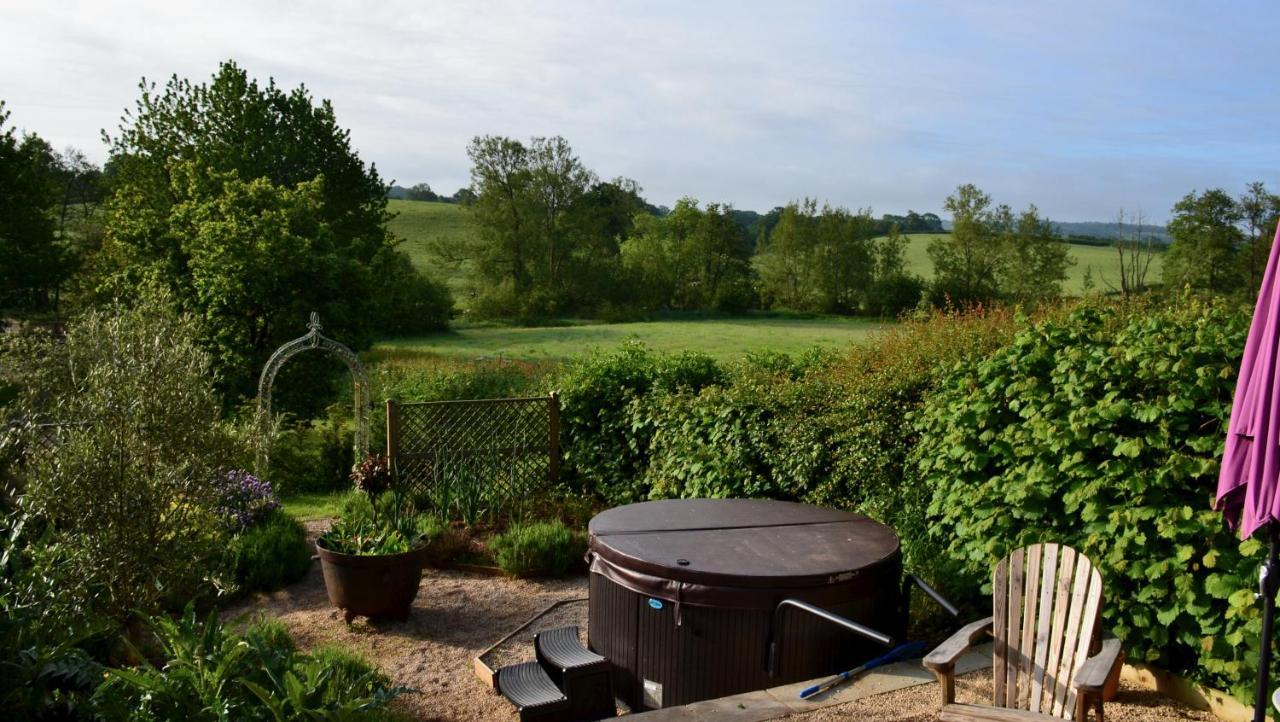 Luxury, Rural Shepherds Hut With Hot Tub Nr Bath Bristol Ngoại thất bức ảnh